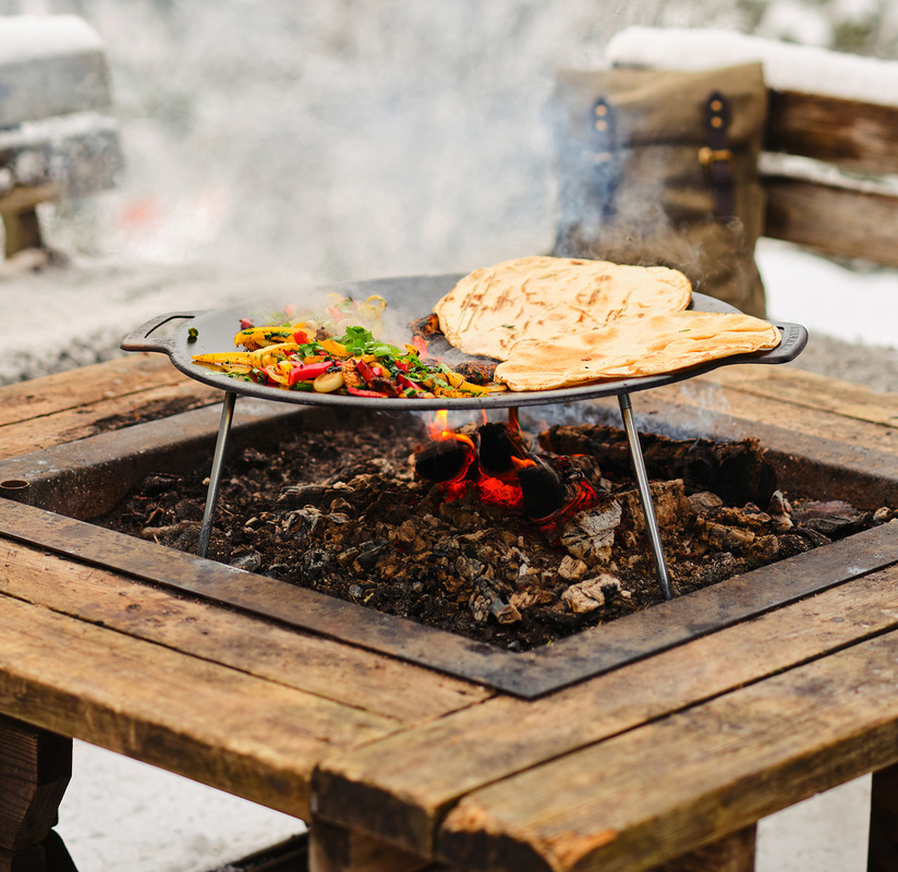 Griddle pan, with legs Hot-rolled steel 38 cm