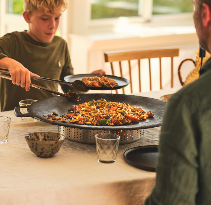 Griddle pan warming plate